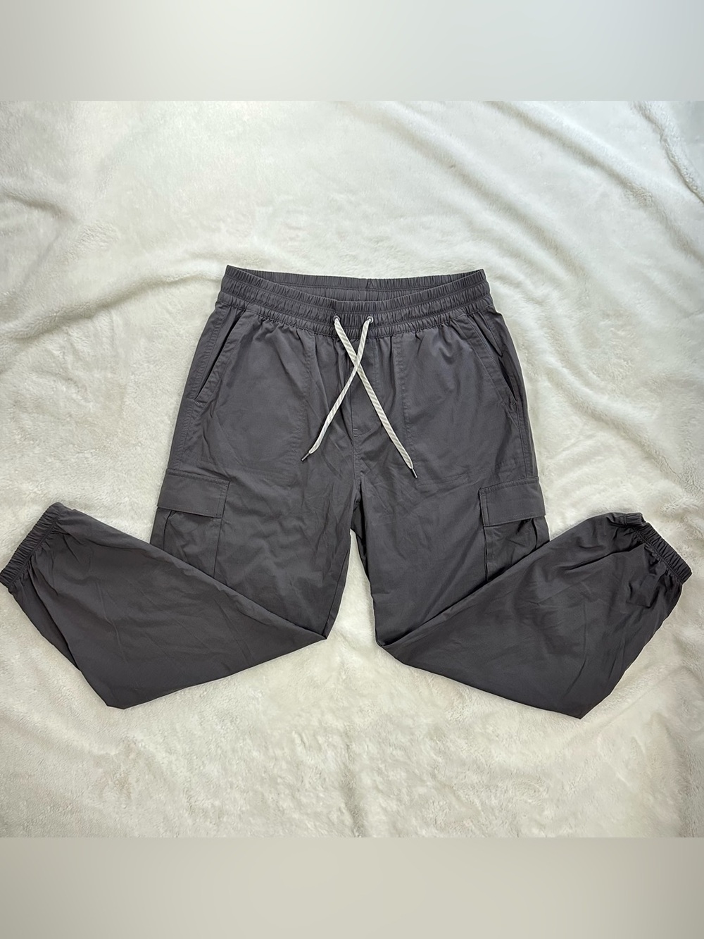 Vuori Women's Scout Joggers - Charcoal Grey - Size Large - Like New!